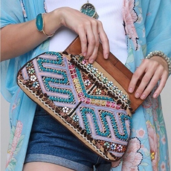 🎉hp 4-26-20 🎉Handcrafted Boho Wood Handle Bag - Picture 1 of 8